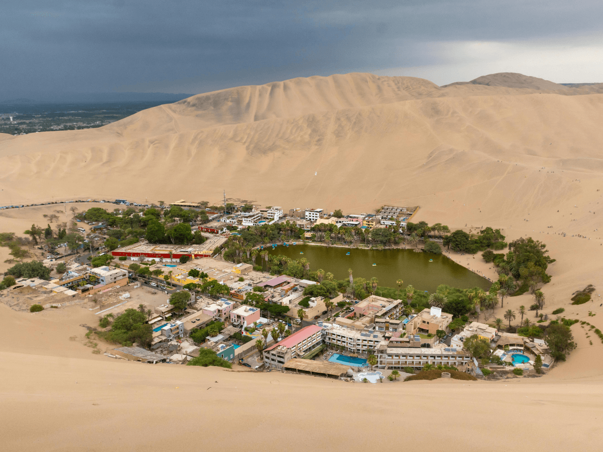 Huacachina sandboarding